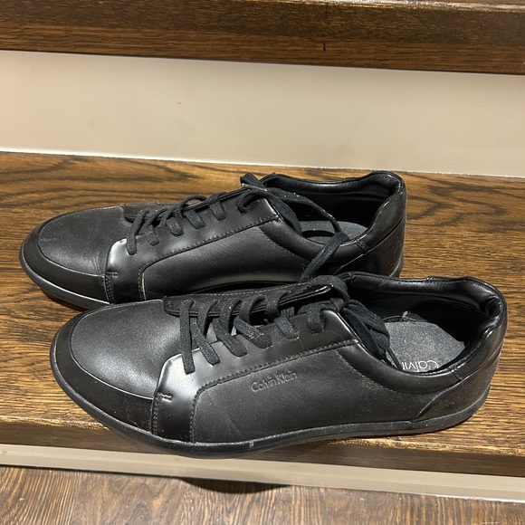 Calvin Klein Sneakers - Picture 2 of 4